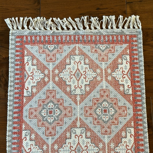 Geometric Scatter Rug! - Picture 4 of 14